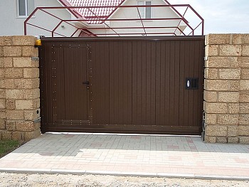 Какие встречаются ворота с калиткой